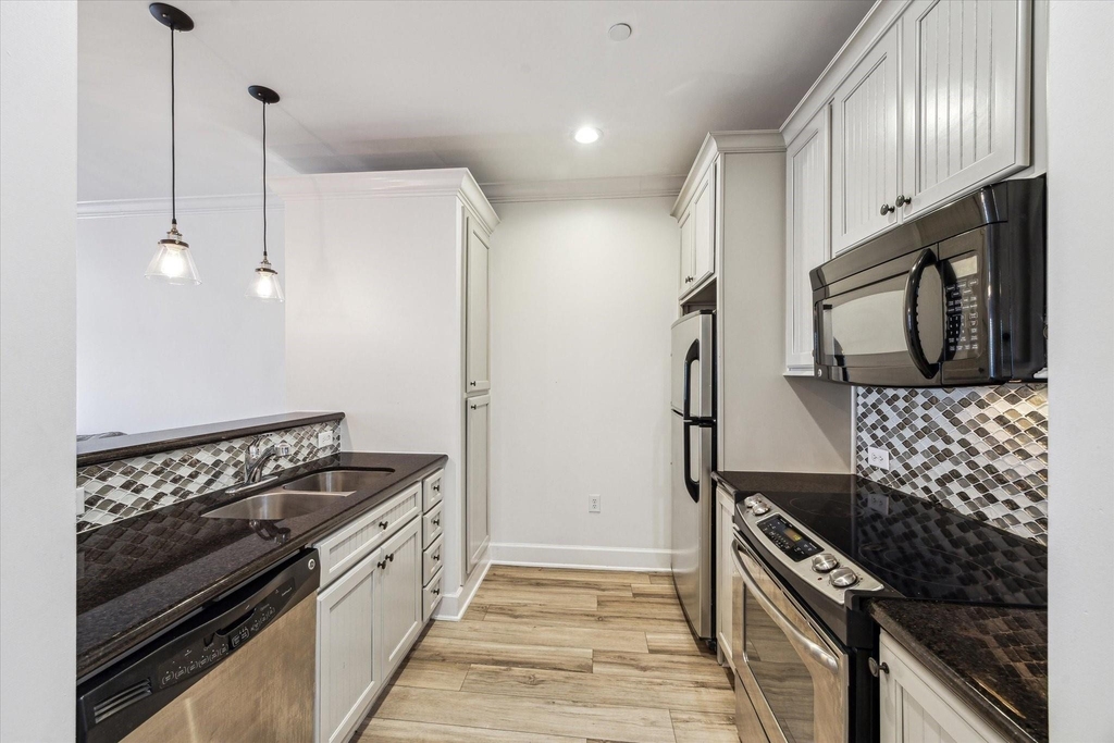 2203 Dorrington Street - Photo 4