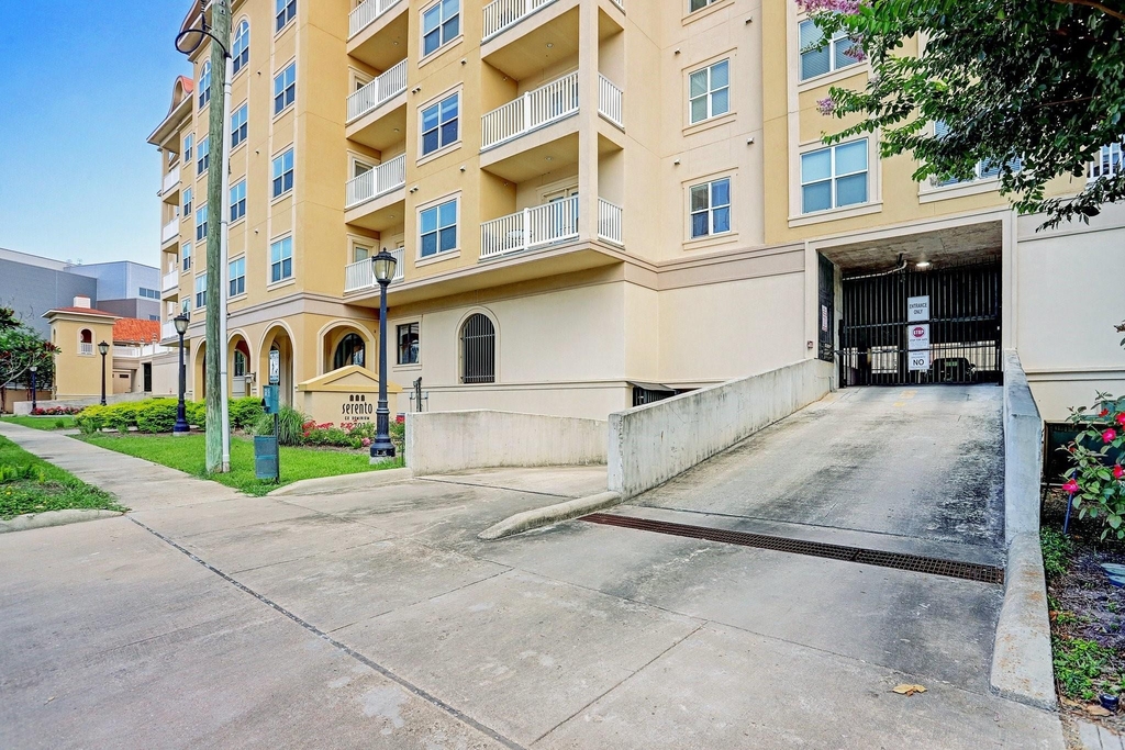 2203 Dorrington Street - Photo 18