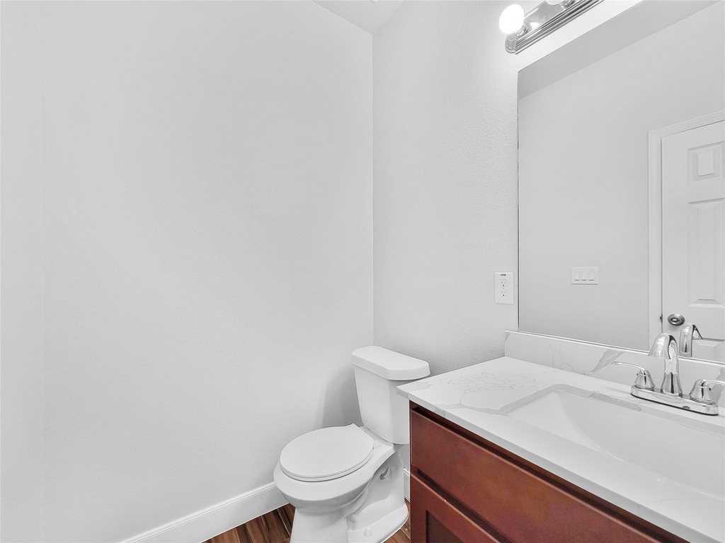 8135 Chateau Street - Photo 11