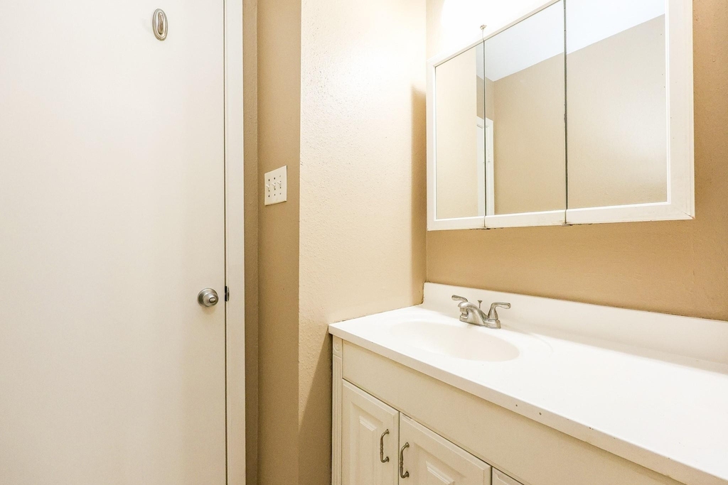 8941 Gaylord Street - Photo 10