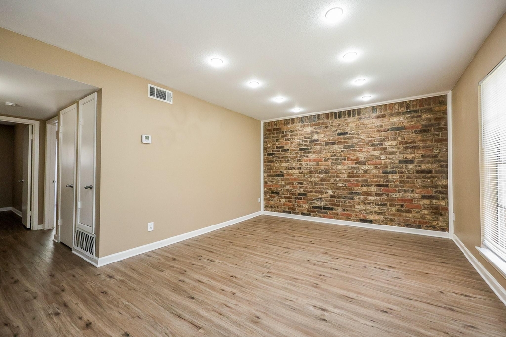 8941 Gaylord Street - Photo 3