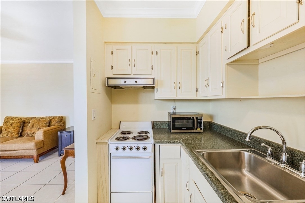 190 N Collier Boulevard - Photo 7