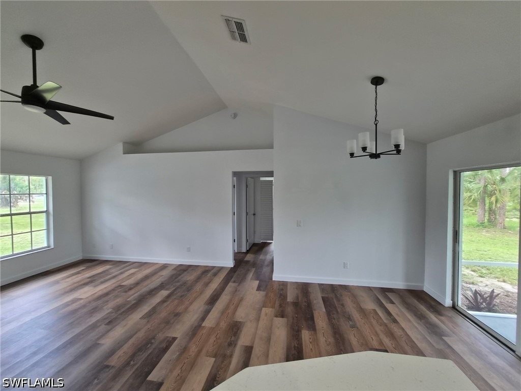 3330 12th Avenue Se - Photo 2