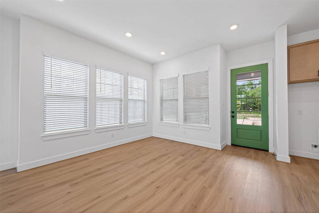 7802 Longhorn Ballroom - Photo 4