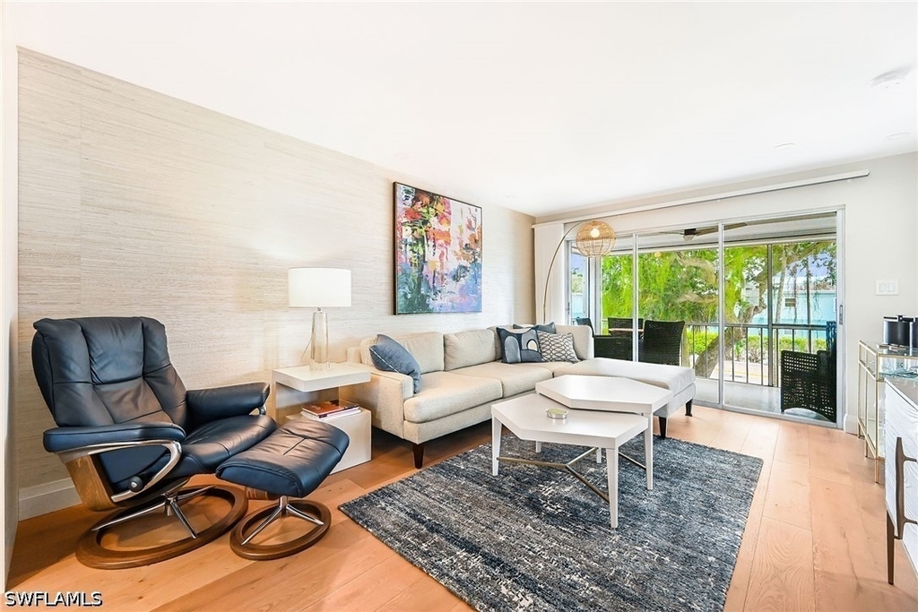 250 7th Avenue S - Photo 3