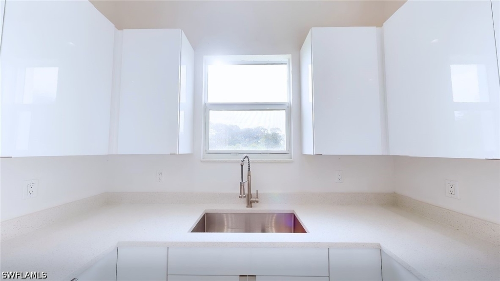 6108 Stratton Road - Photo 10