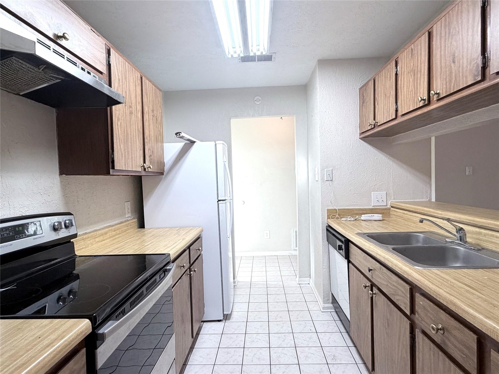 1318 Sand Stone Drive - Photo 19