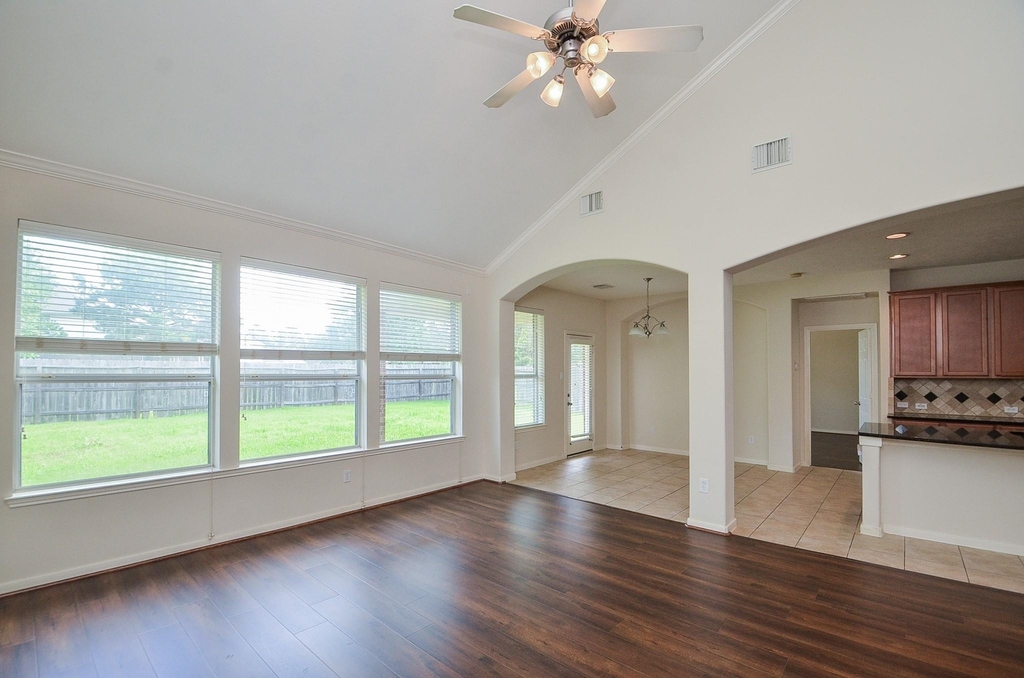 5218 Lacey Oak Meadow - Photo 11