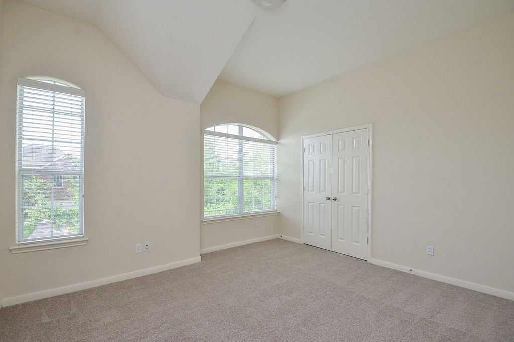 5218 Lacey Oak Meadow - Photo 31
