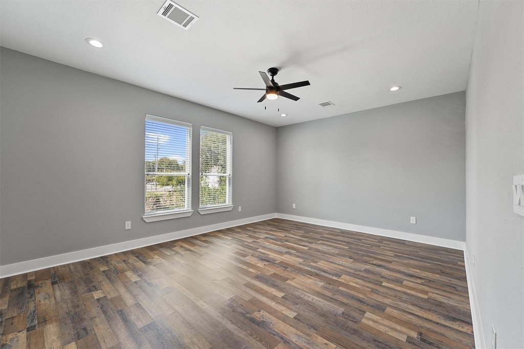 7704 Sealey Street - Photo 9