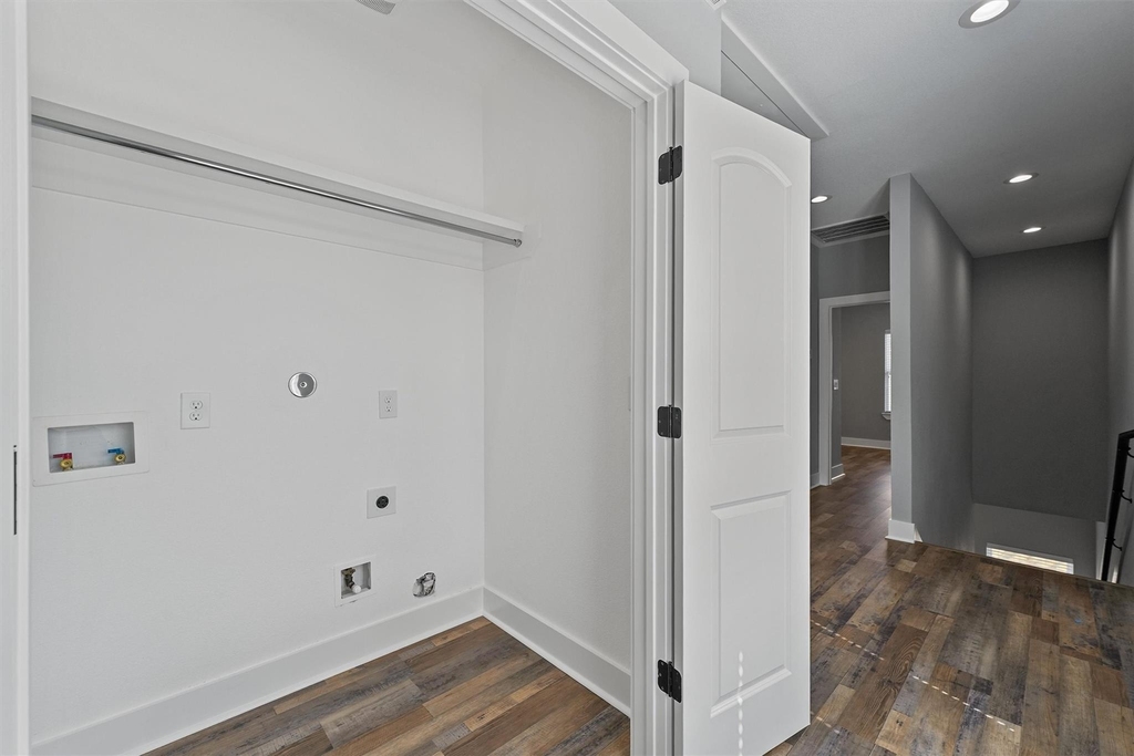 7704 Sealey Street - Photo 16