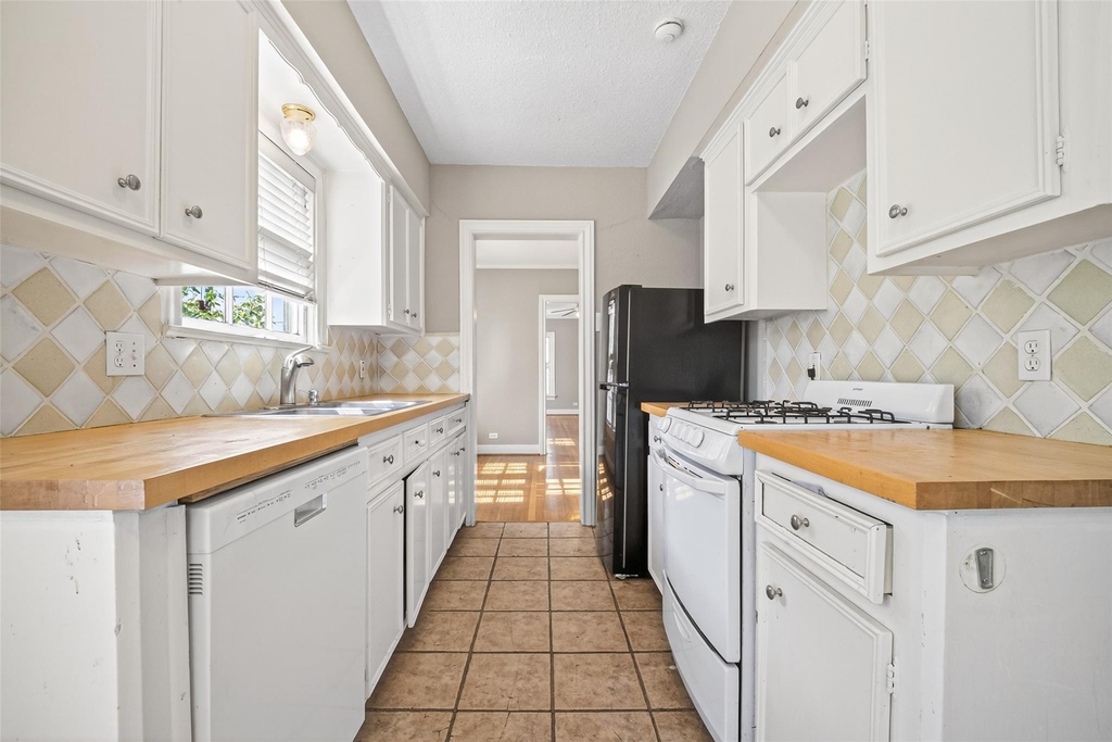 1210 Shearn Street - Photo 16
