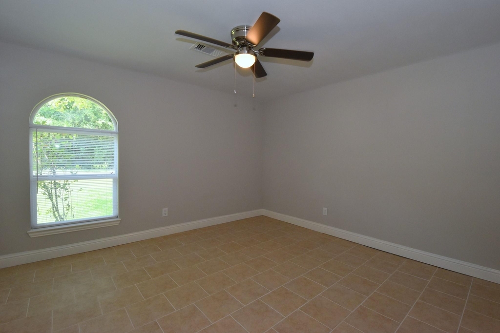 3615 Willie Way - Photo 15