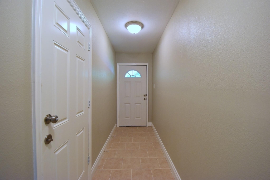 3615 Willie Way - Photo 2