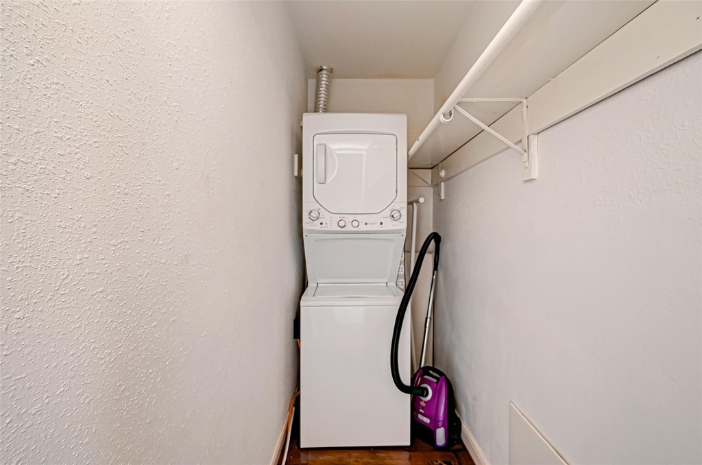 2121 Fountain View Drive - Photo 27