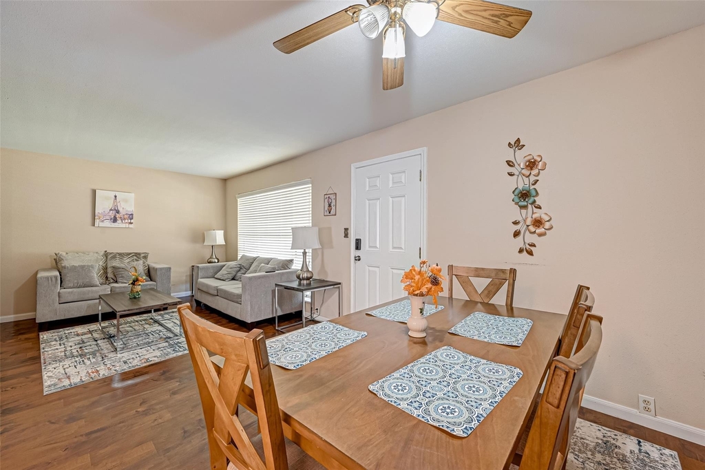 2121 Fountain View Drive - Photo 6