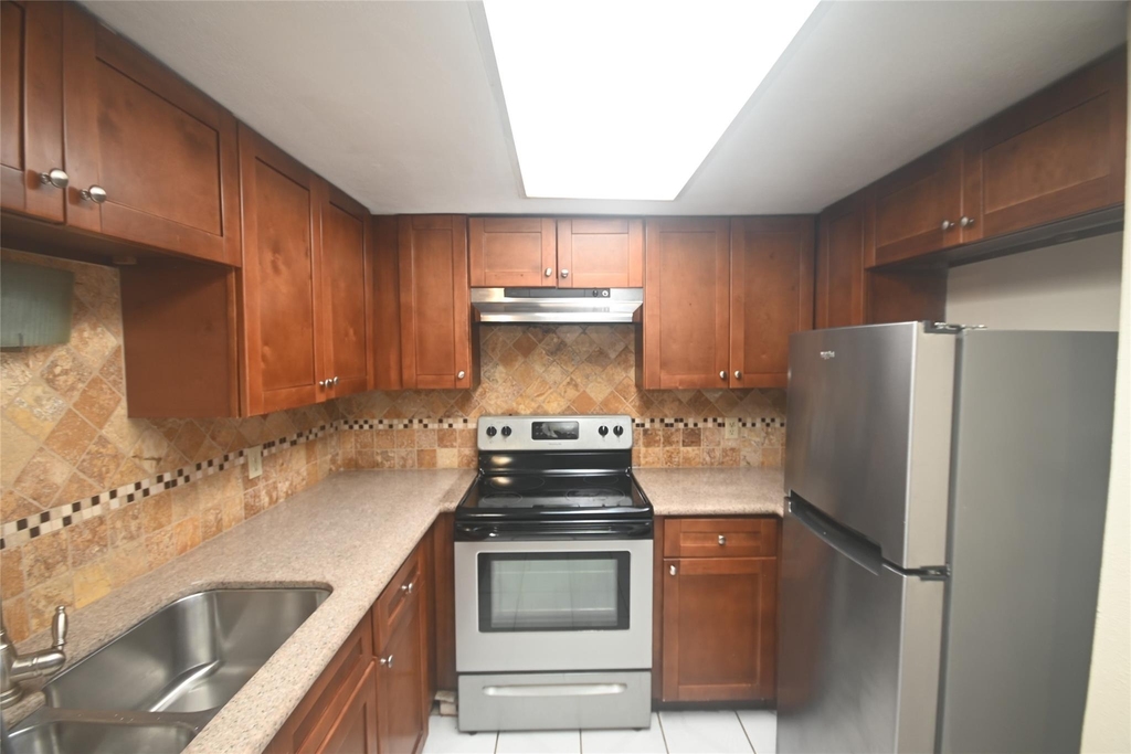8314 La Roche Lane - Photo 8