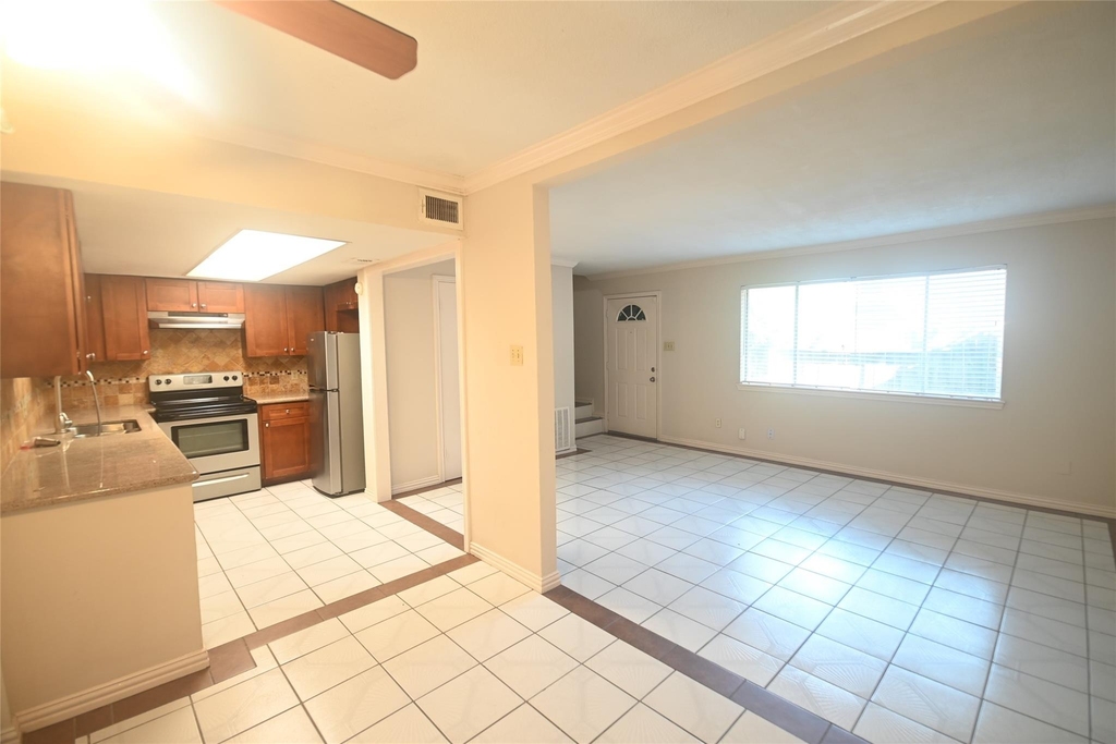 8314 La Roche Lane - Photo 4