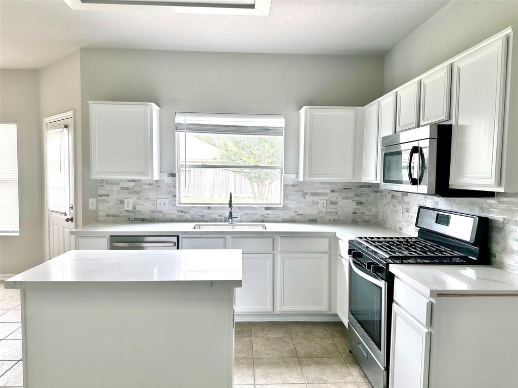 15410 Fir Woods Lane - Photo 9