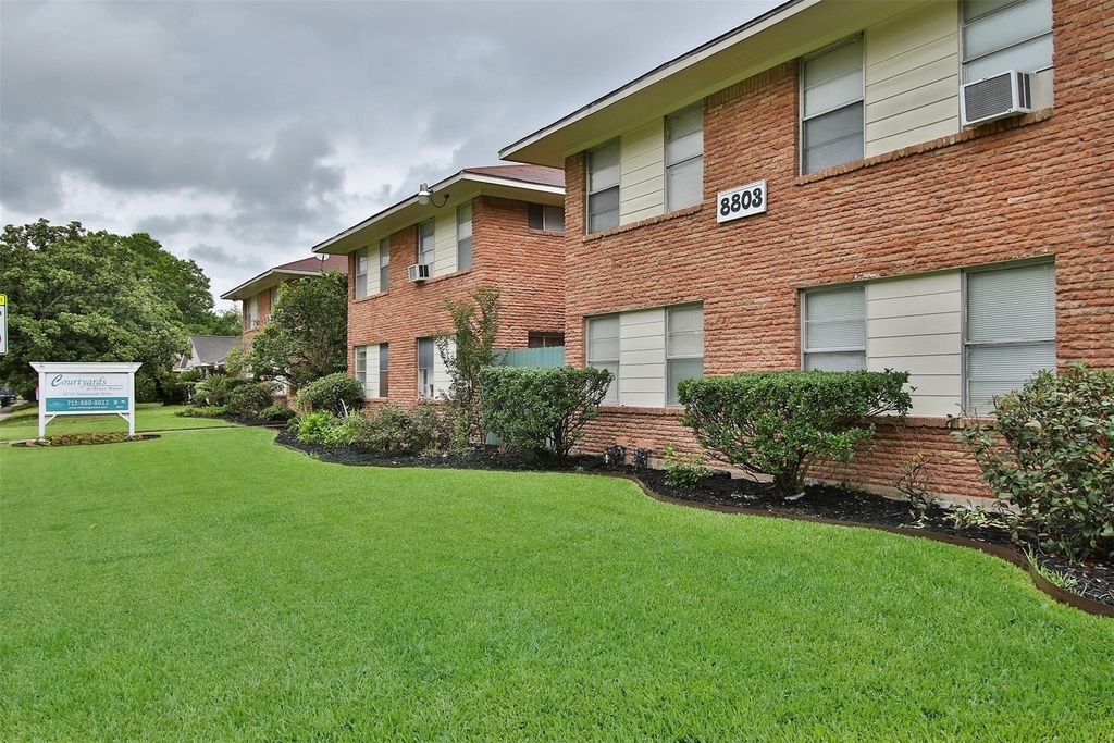 8803 Timberside Drive - Photo 0