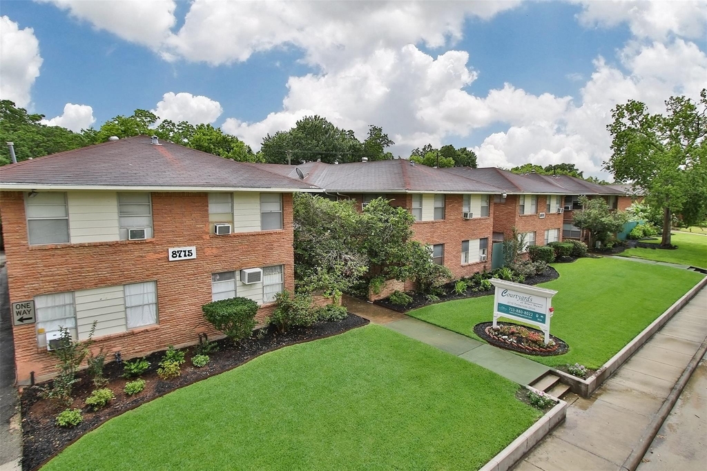 8803 Timberside Drive - Photo 1
