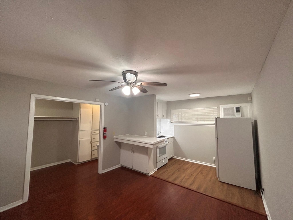 8803 Timberside Drive - Photo 3