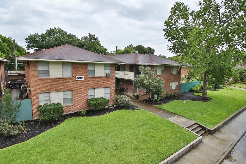 8803 Timberside Drive - Photo 2