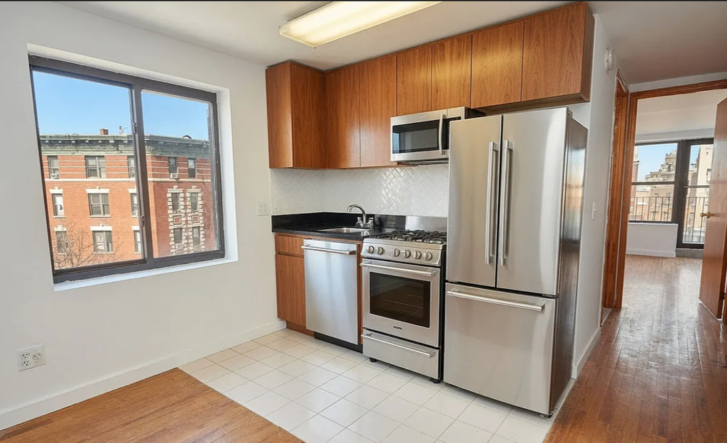 29 7th Avenue South - Photo 2