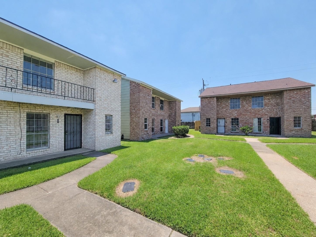 12330 Ormandy Street - Photo 0