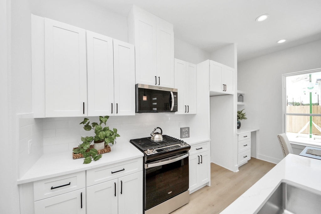 860 Rachel Street - Photo 12