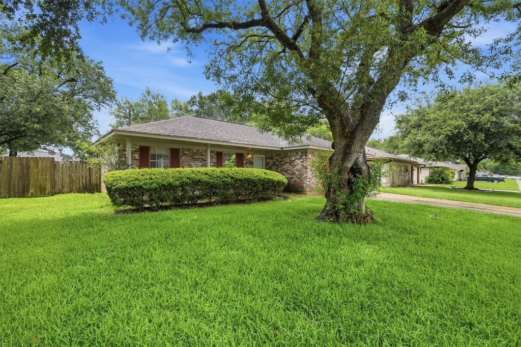 10114 Belfast Road - Photo 2