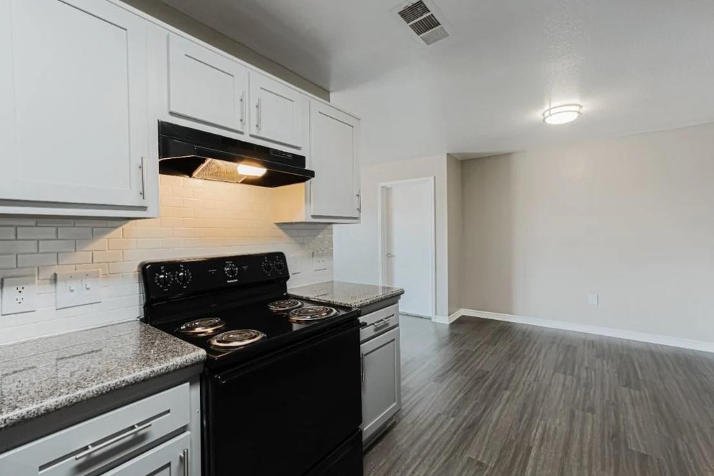 11111 W Montgomery Road - Photo 8
