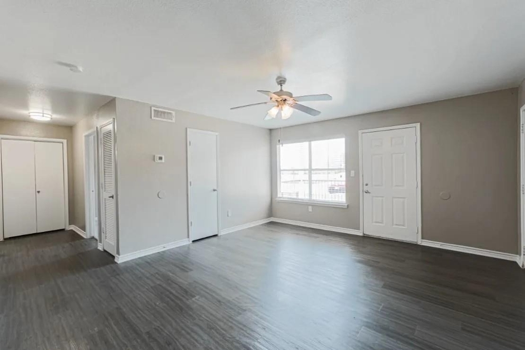 11111 W Montgomery Road - Photo 12
