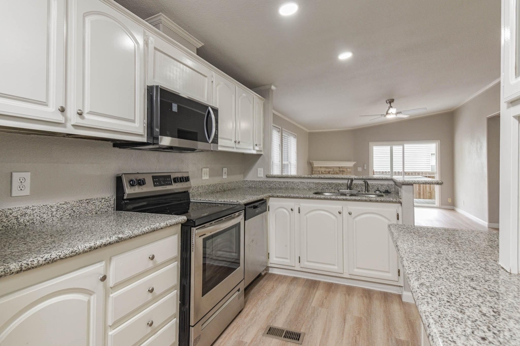 10210 Berrypatch Lane - Photo 13