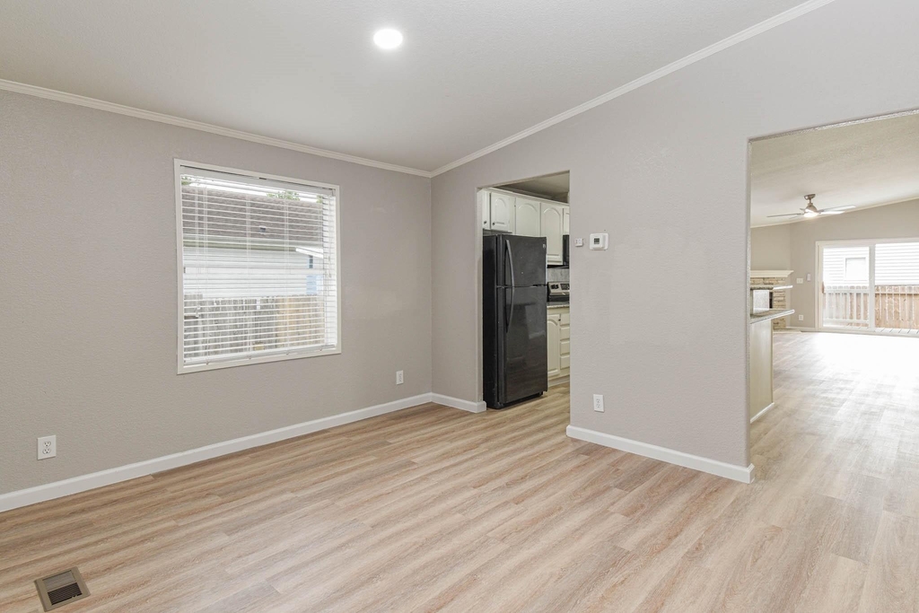 10210 Berrypatch Lane - Photo 8