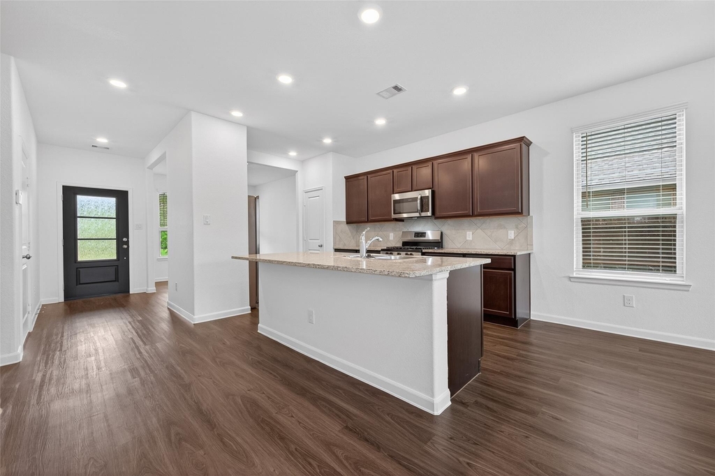 16108 Dockside Street - Photo 4
