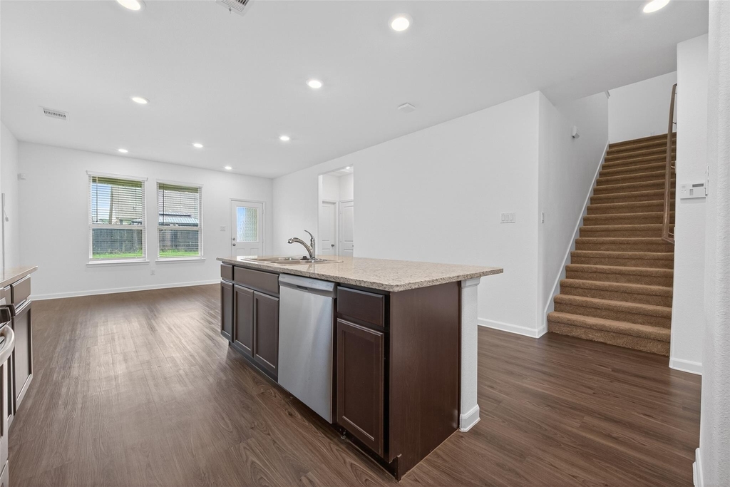 16108 Dockside Street - Photo 10