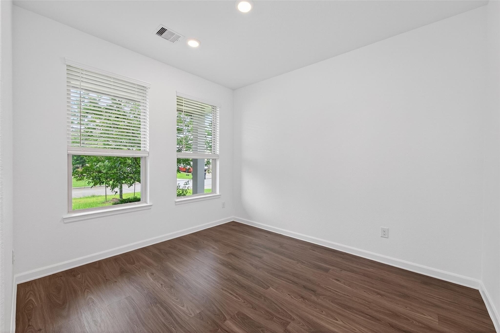 16108 Dockside Street - Photo 15