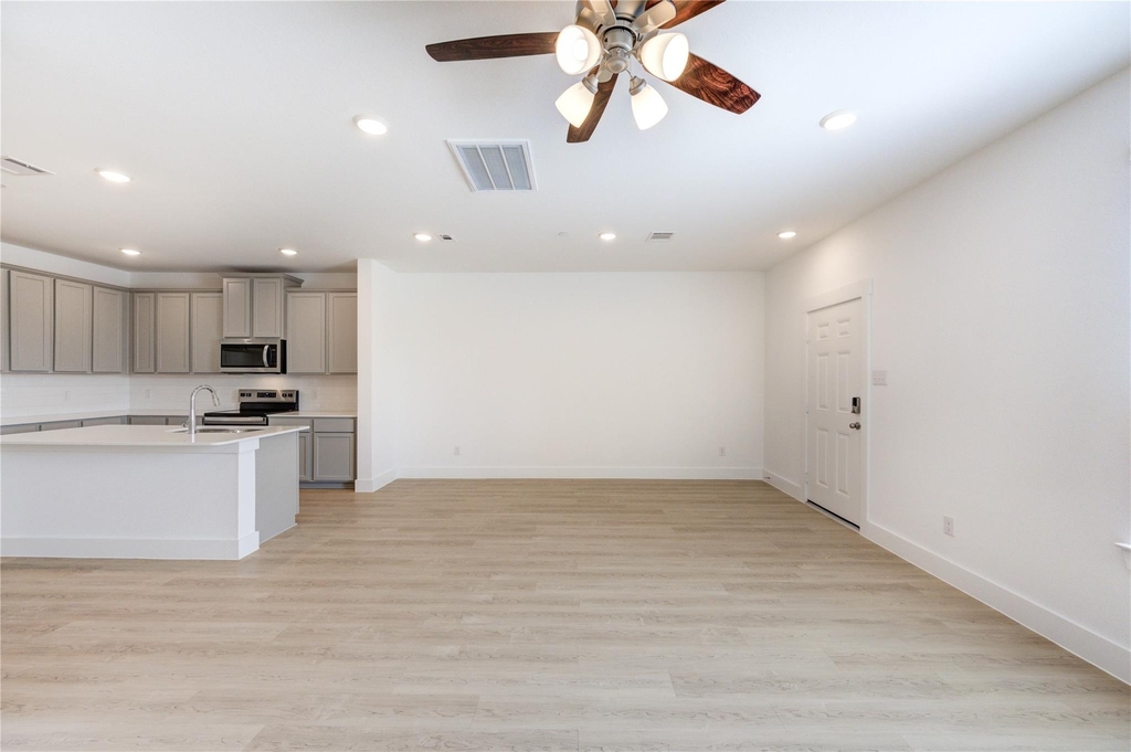 11910 De Carvalho Lane - Photo 4