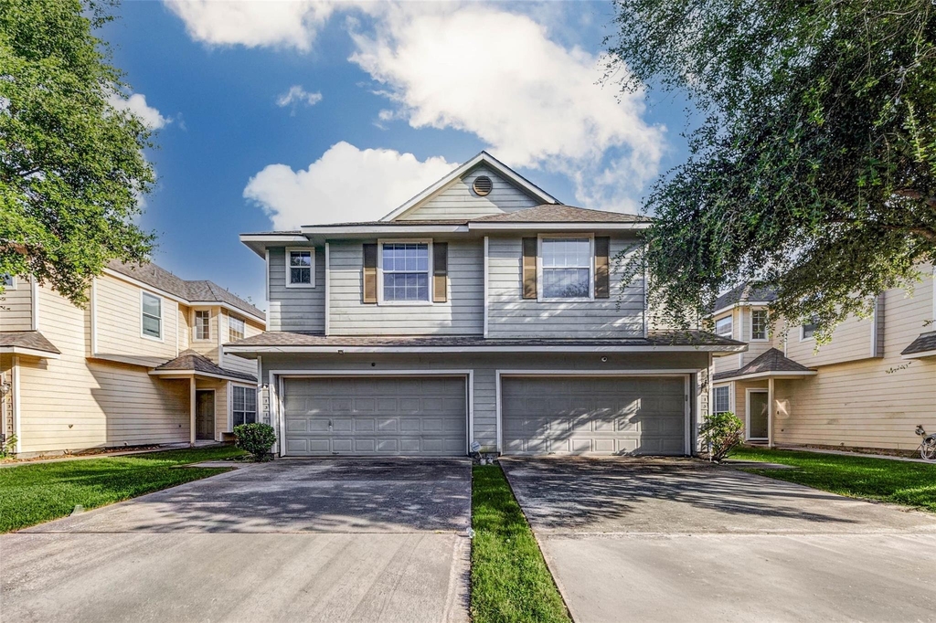 13106 Peppergate Lane - Photo 0