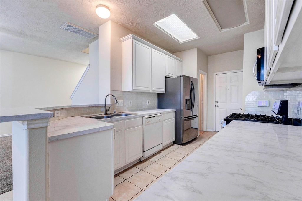 13106 Peppergate Lane - Photo 5
