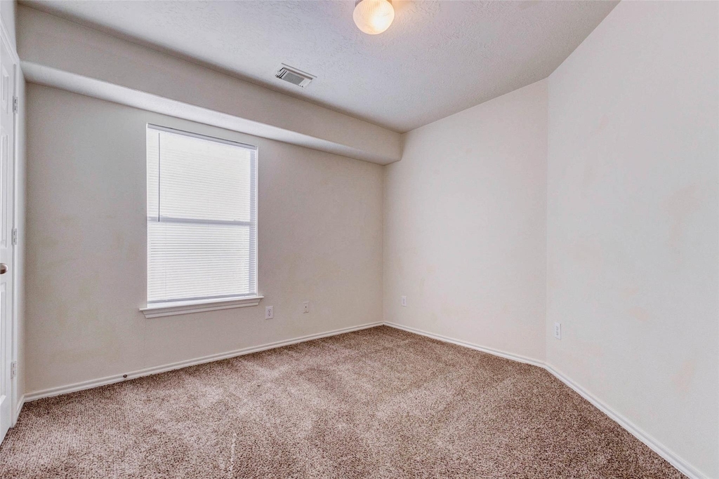 13106 Peppergate Lane - Photo 10