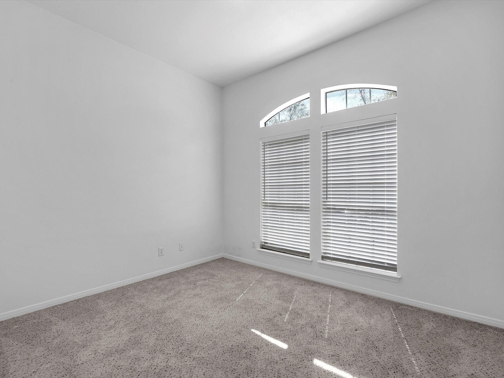 5805 Windy Knoll Lane - Photo 12
