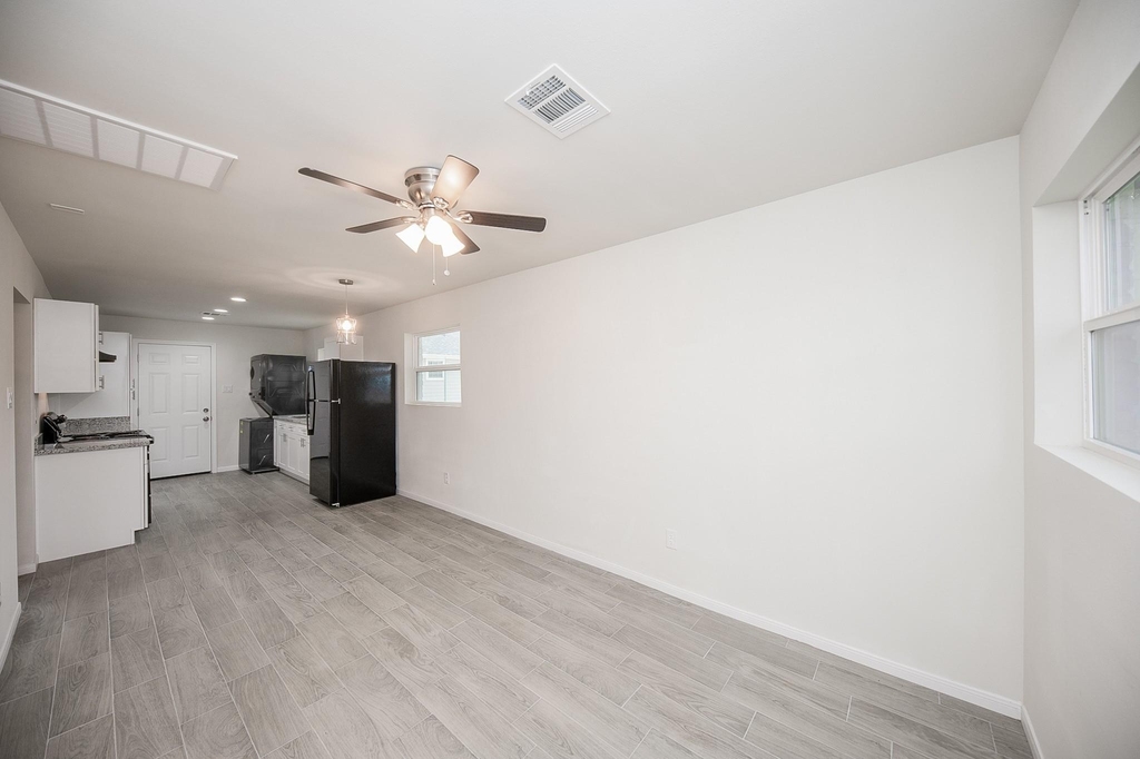 5042 Mallow Street - Photo 3