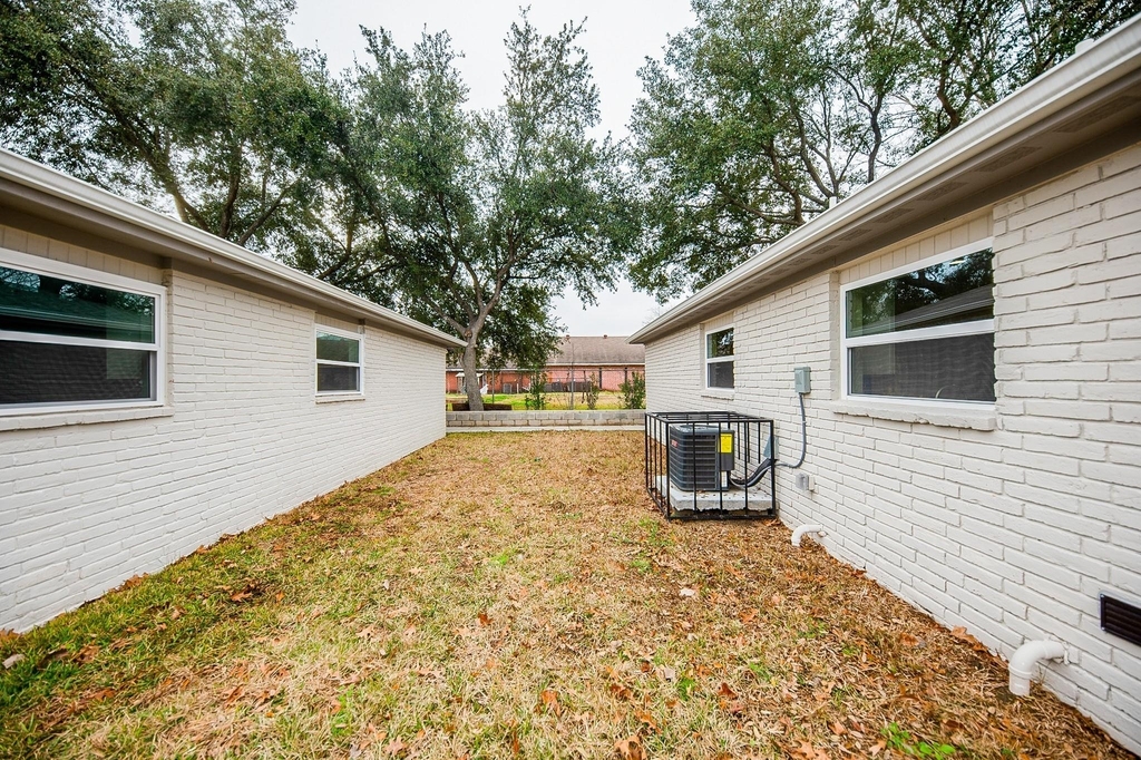 5042 Mallow Street - Photo 11