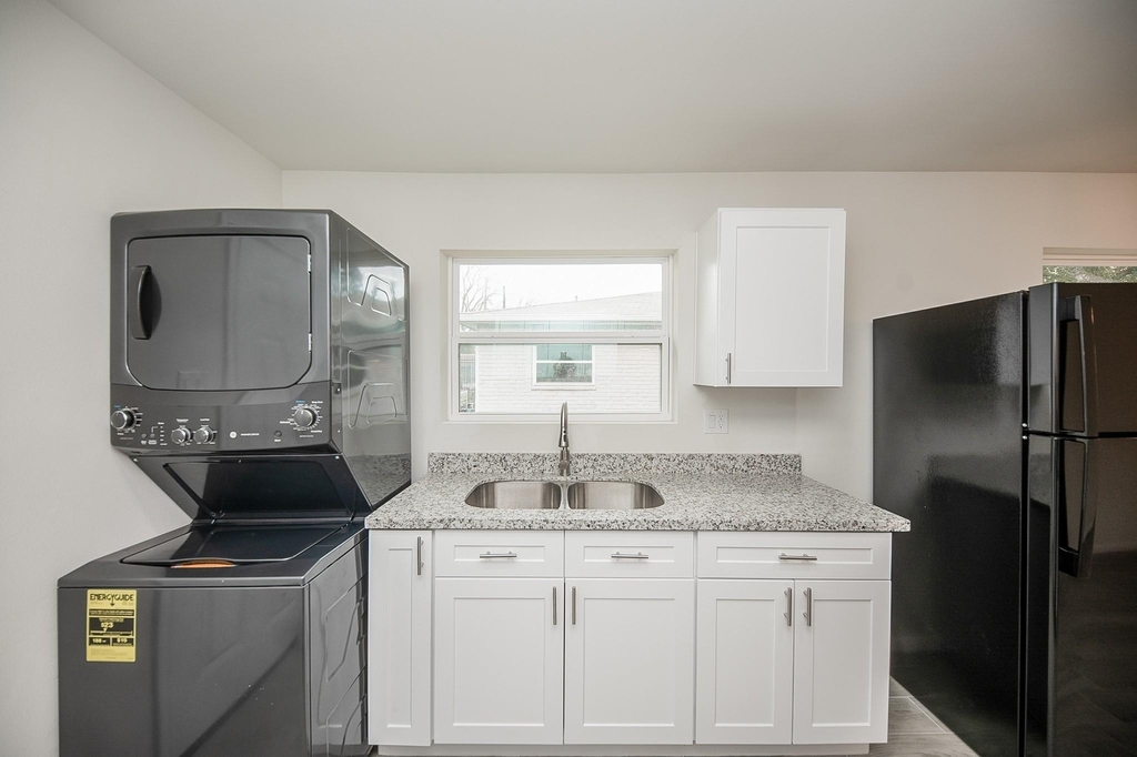 5042 Mallow Street - Photo 5