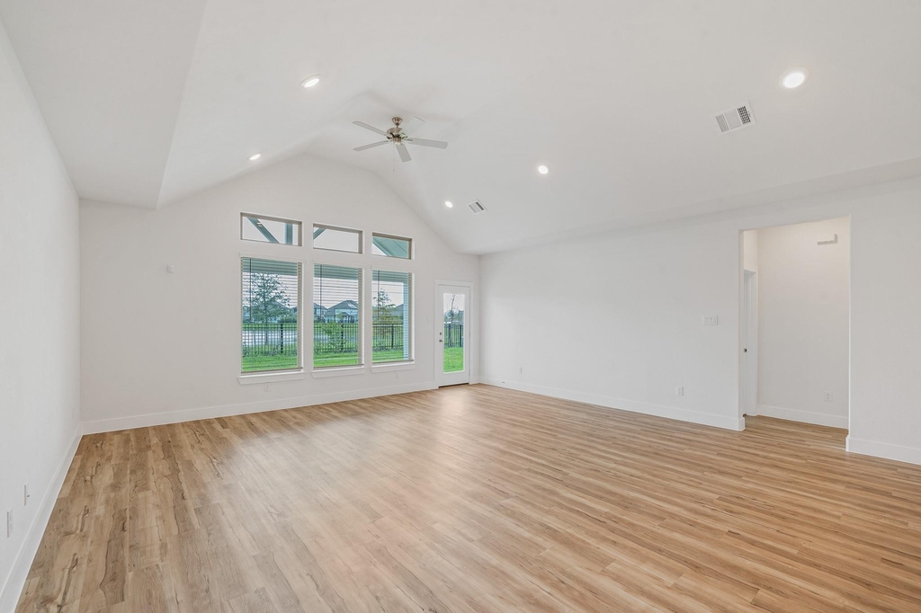 832 Sarasota Shore Drive - Photo 9