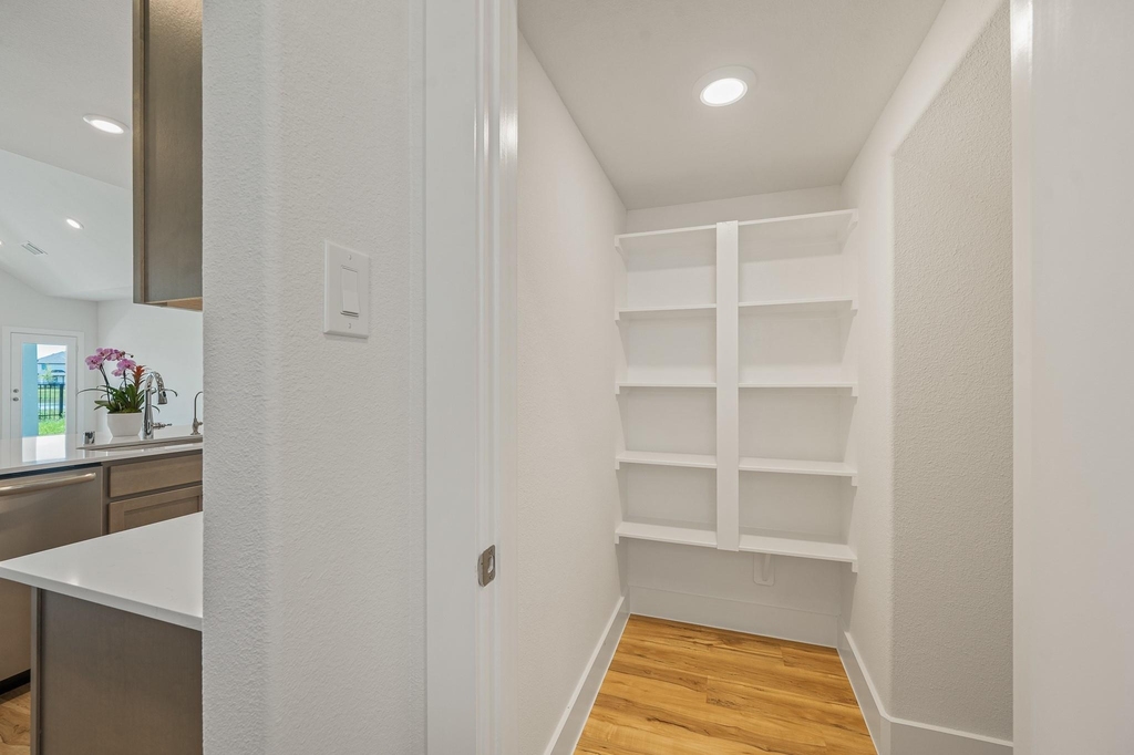 832 Sarasota Shore Drive - Photo 20