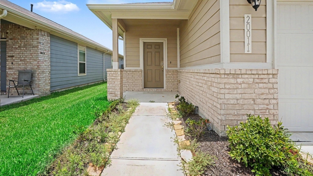20011 Tuft Canyon Court - Photo 3