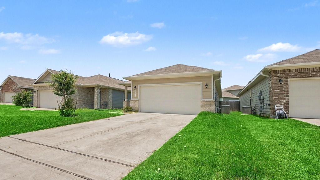 20011 Tuft Canyon Court - Photo 2